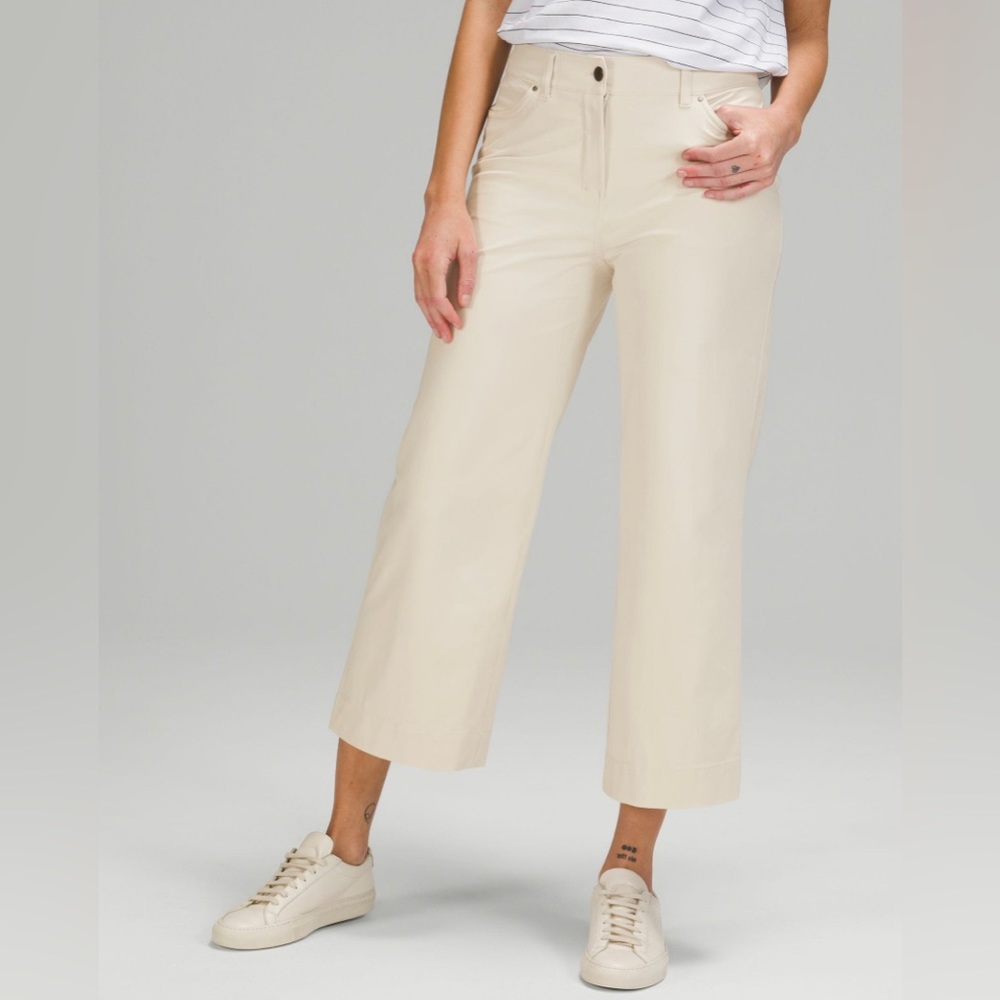 Lululemon City Sleek 5 Pocket Wide Leg Pant in White 7/8 Length